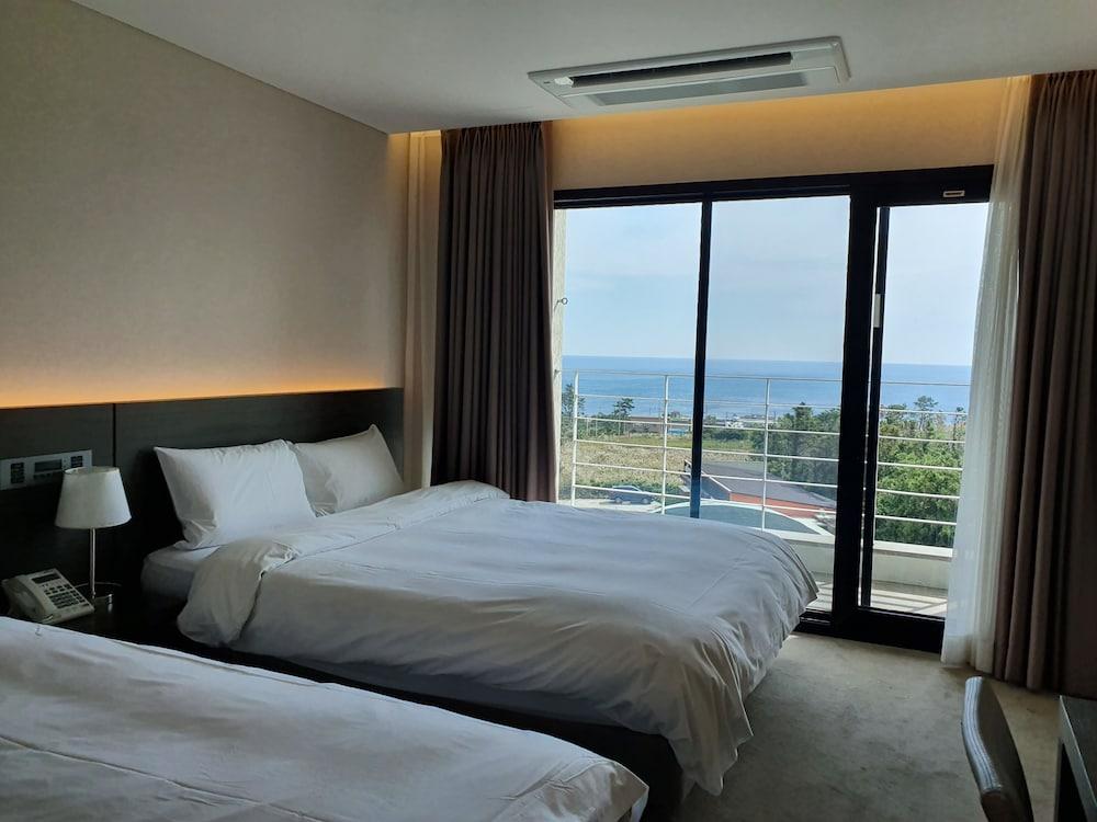 Grand Mer Hotel Seogwipo Ocean Exterior photo